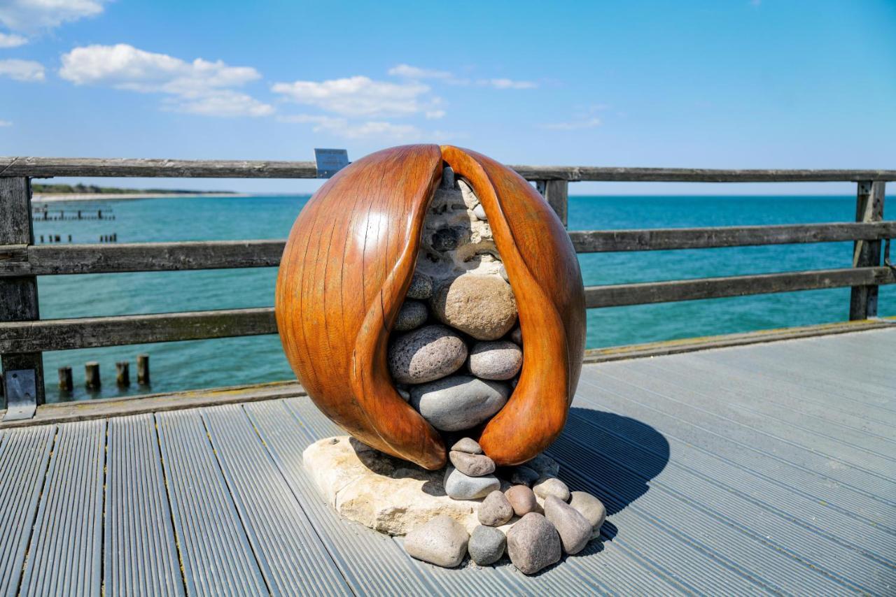 Ostseelagune Zingst, Exklusive Dhh, Strandnah, Sauna, Kamin, 3 Sz, 2 Baeder, Glasfaser, Haustierfrei, Garten Mit Suedterrasse, E-Ladesaeule, 2 Stellplaetze, Strandkorb, Fahrradschuppen, Waschmaschine, Trockner, Nichtraucher Exterior foto