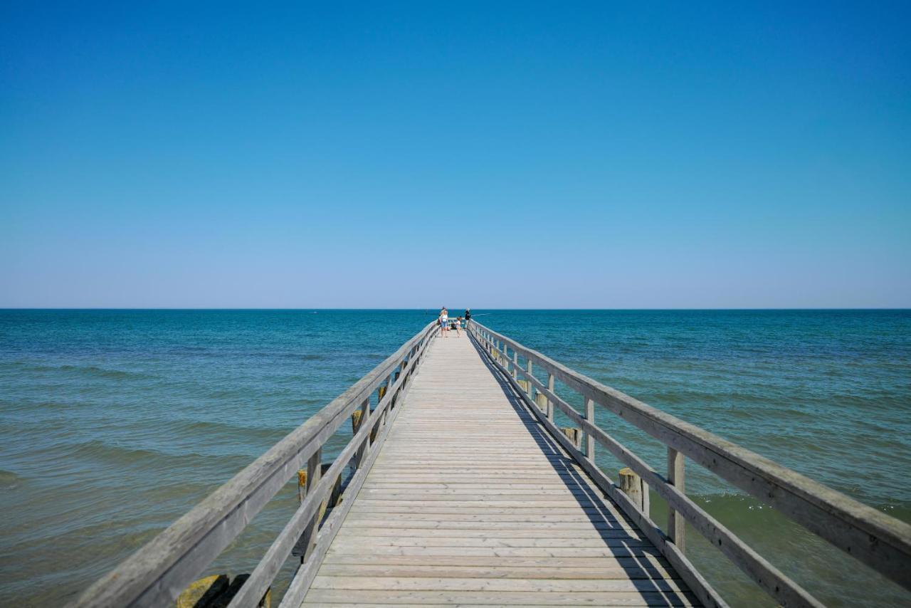 Ostseelagune Zingst, Exklusive Dhh, Strandnah, Sauna, Kamin, 3 Sz, 2 Baeder, Glasfaser, Haustierfrei, Garten Mit Suedterrasse, E-Ladesaeule, 2 Stellplaetze, Strandkorb, Fahrradschuppen, Waschmaschine, Trockner, Nichtraucher Exterior foto
