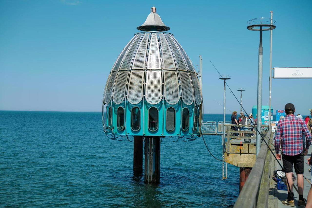 Ostseelagune Zingst, Exklusive Dhh, Strandnah, Sauna, Kamin, 3 Sz, 2 Baeder, Glasfaser, Haustierfrei, Garten Mit Suedterrasse, E-Ladesaeule, 2 Stellplaetze, Strandkorb, Fahrradschuppen, Waschmaschine, Trockner, Nichtraucher Exterior foto